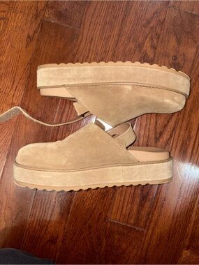 Steve Madden Tan Suede Platform Clog Mules